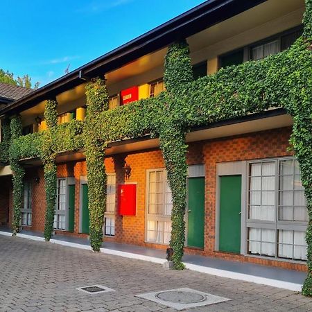 Seaton Arms Motor Inn Олбері Екстер'єр фото