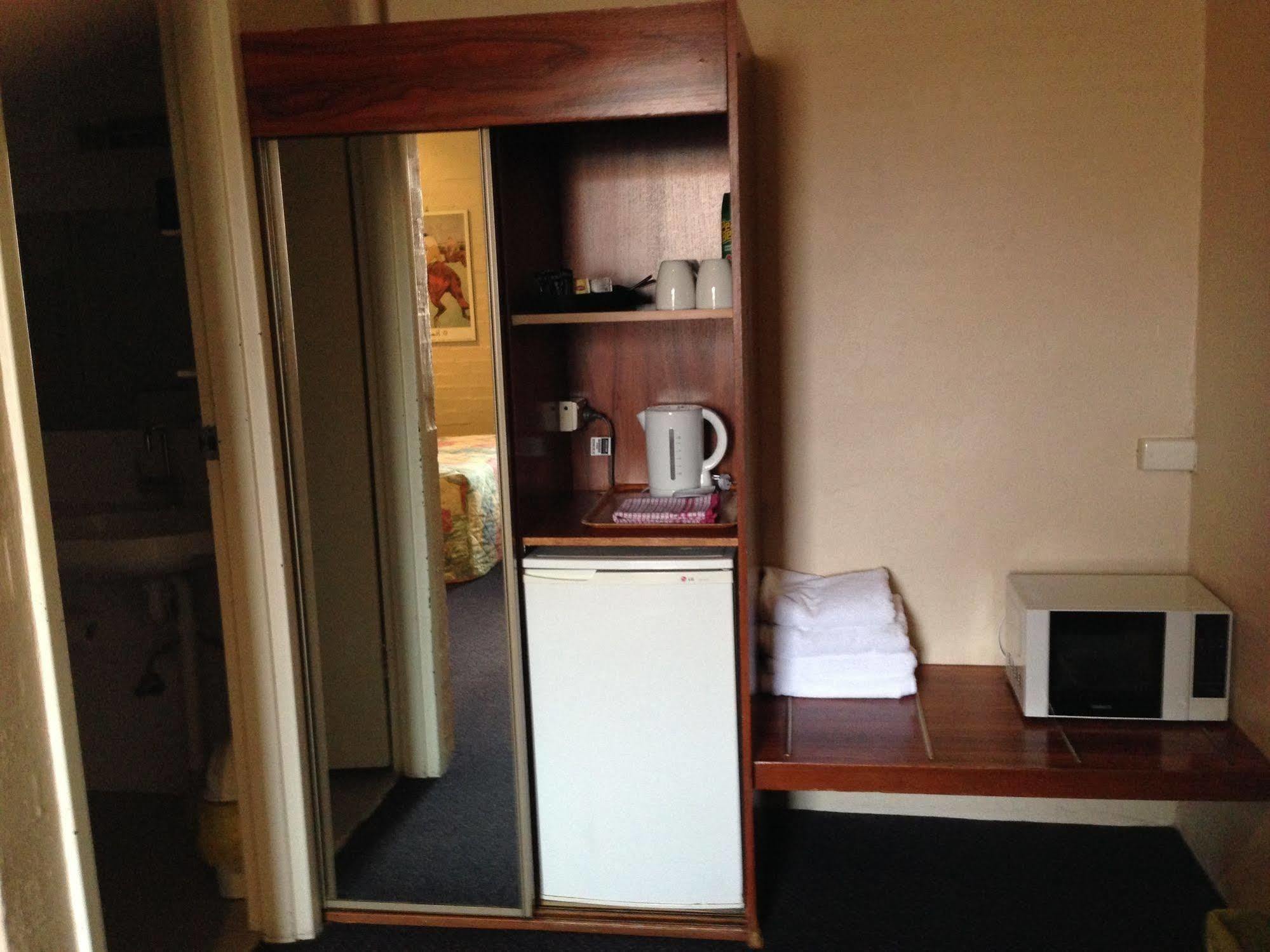 Seaton Arms Motor Inn Олбері Екстер'єр фото