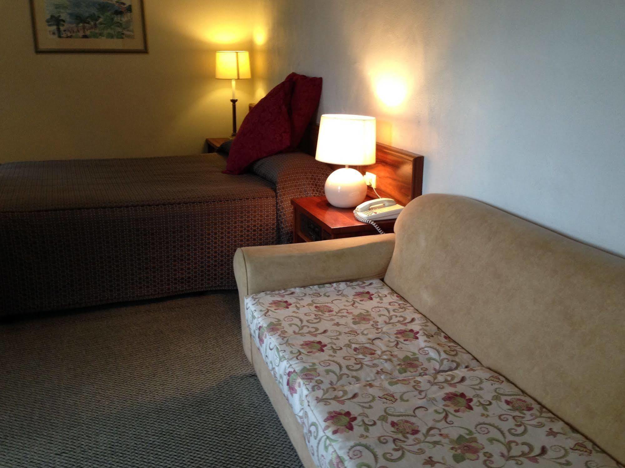 Seaton Arms Motor Inn Олбері Екстер'єр фото